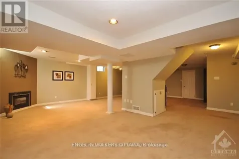 28 Country Club Drive Ottawa ON K1V 9Y5