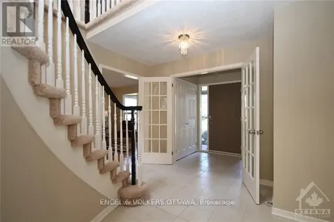 28 Country Club Drive Ottawa ON K1V 9Y5