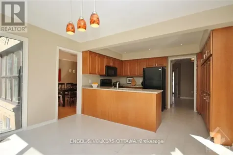 28 Country Club Drive Ottawa ON K1V 9Y5