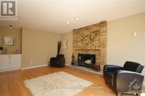 28 Country Club Drive Ottawa ON K1V 9Y5