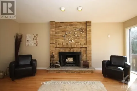 28 Country Club Drive Ottawa ON K1V 9Y5