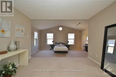 28 Country Club Drive Ottawa ON K1V 9Y5