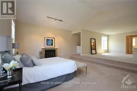 28 Country Club Drive Ottawa ON K1V 9Y5
