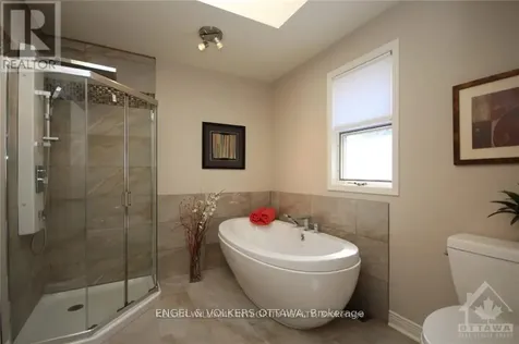 28 Country Club Drive Ottawa ON K1V 9Y5