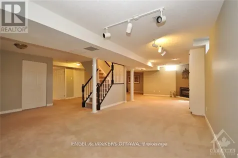 28 Country Club Drive Ottawa ON K1V 9Y5