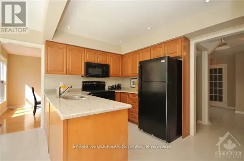 28 Country Club Drive Ottawa ON K1V 9Y5