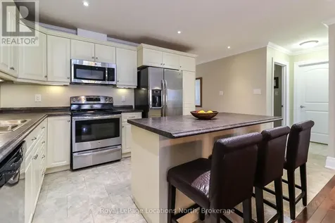 46 Garden Grove Crescent Wasaga Beach ON L9Z 0E6