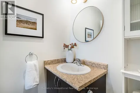 6 Brandy Lane Collingwood ON L9Y 0X4
