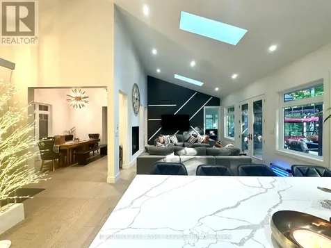 13 Timberrun Court Hamilton ON L0P 1B0