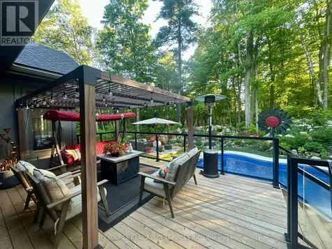 13 Timberrun Court Hamilton ON L0P 1B0