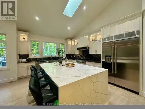 13 Timberrun Court Hamilton ON L0P 1B0