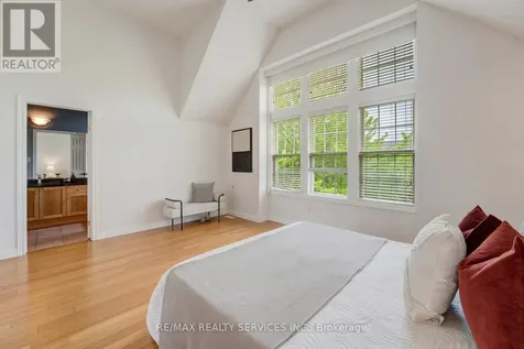 444 Lausanne Crescent Waterloo ON N2T 2X4
