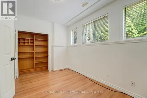 444 Lausanne Crescent Waterloo ON N2T 2X4