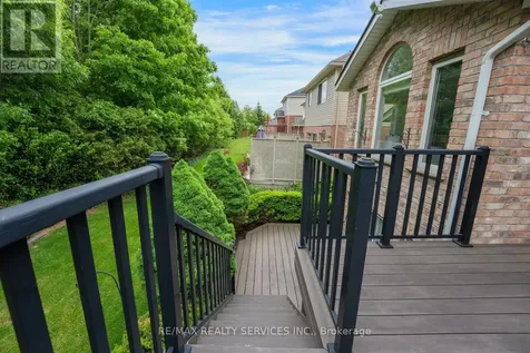 444 Lausanne Crescent Waterloo ON N2T 2X4