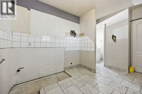 42 Hampton Avenue Sarnia ON N7S 4Z2