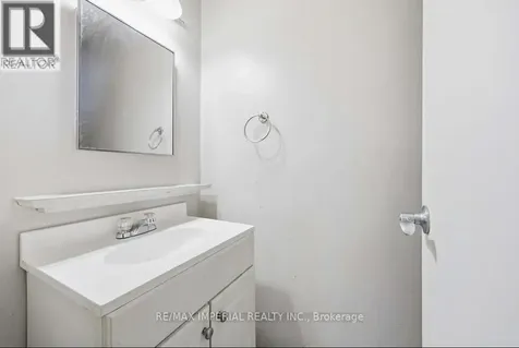 42 Hampton Avenue Sarnia ON N7S 4Z2