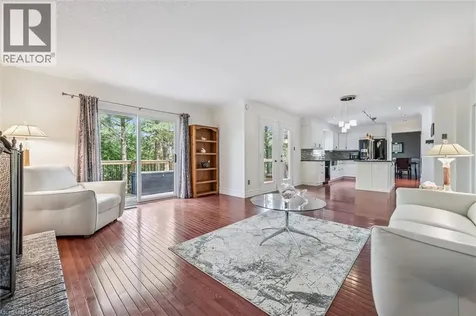 21 Tinatawa Court Kitchener ON N2A 3K4