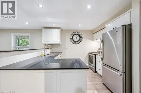21 Tinatawa Court Kitchener ON N2A 3K4