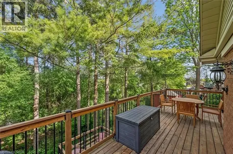 21 Tinatawa Court Kitchener ON N2A 3K4