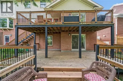21 Tinatawa Court Kitchener ON N2A 3K4