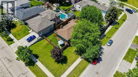 3 Parkland Crescent Kitchener ON N2N 1R5