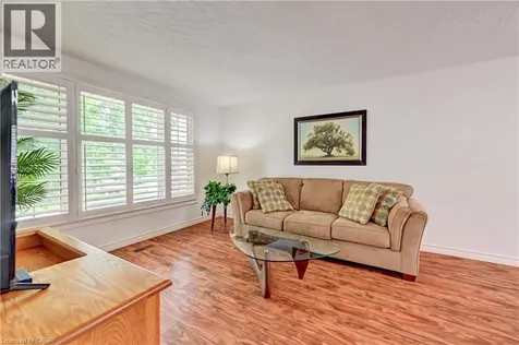 3 Parkland Crescent Kitchener ON N2N 1R5