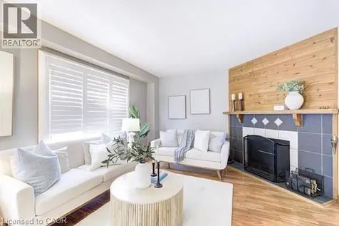 1302 Northmount Street Oshawa ON L1G 7M8