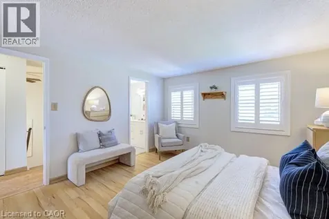 1302 Northmount Street Oshawa ON L1G 7M8