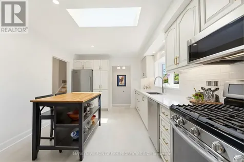 2030 Featherston Drive Ottawa ON K1H 6P9