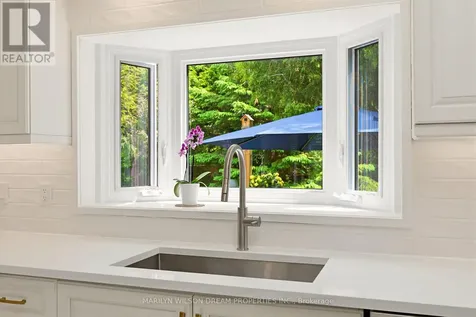 2030 Featherston Drive Ottawa ON K1H 6P9