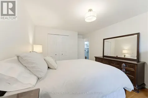 2030 Featherston Drive Ottawa ON K1H 6P9