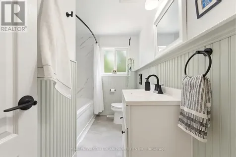 2030 Featherston Drive Ottawa ON K1H 6P9