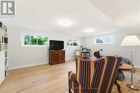 2030 Featherston Drive Ottawa ON K1H 6P9