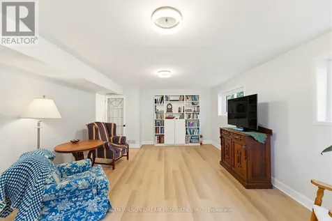 2030 Featherston Drive Ottawa ON K1H 6P9