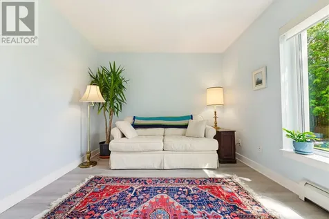 2030 Featherston Drive Ottawa ON K1H 6P9