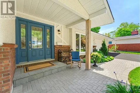 2030 Featherston Drive Ottawa ON K1H 6P9
