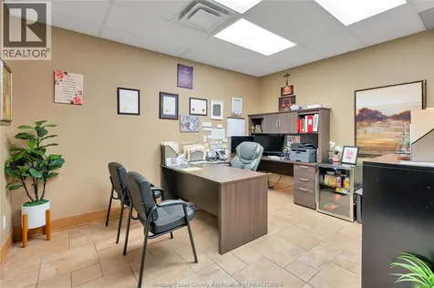 635 Erie Street East Windsor ON N9A 3Y1