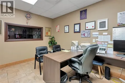 635 Erie Street East Windsor ON N9A 3Y1