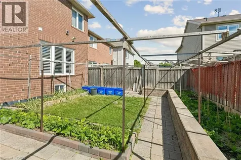 10 Klemscott Road Brampton ON L7A 0P5