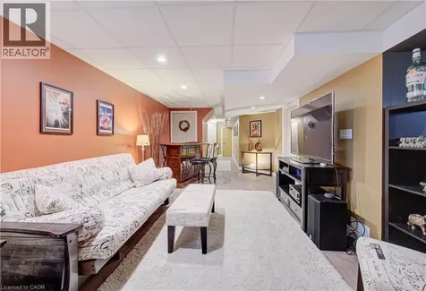 699 Commonwealth Crescent Kitchener ON N2E 4J8