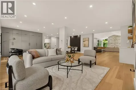 274 Mountain Brow Boulevard Hamilton ON L8T 1A6