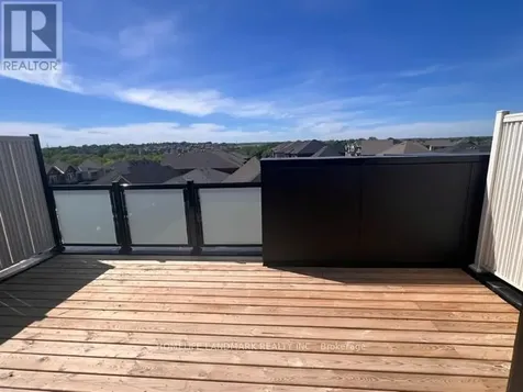 7 Wisla Avenue Markham ON L6C 3M1
