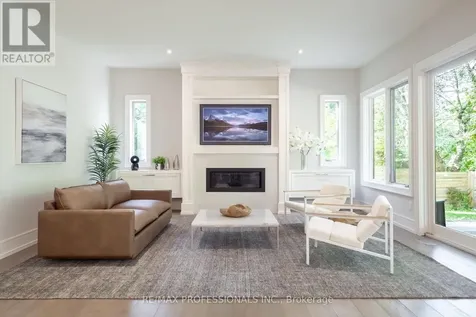 18 Florence Drive Oakville (co Central) ON L6K 1V6
