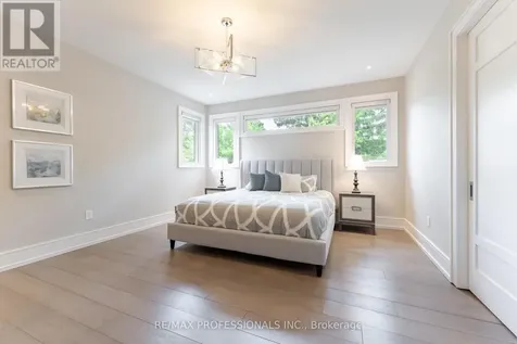 18 Florence Drive Oakville (co Central) ON L6K 1V6