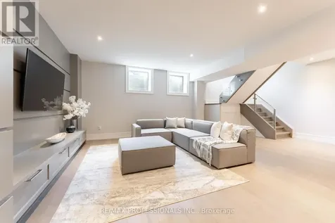 18 Florence Drive Oakville (co Central) ON L6K 1V6