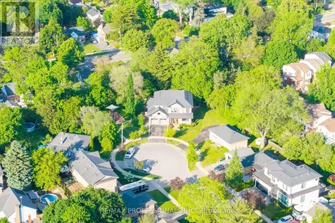 18 Florence Drive Oakville (co Central) ON L6K 1V6