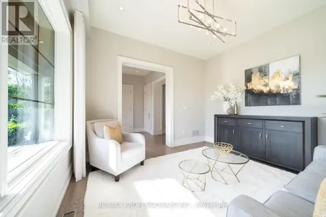 18 Florence Drive Oakville (co Central) ON L6K 1V6