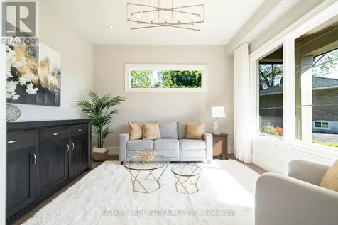 18 Florence Drive Oakville (co Central) ON L6K 1V6