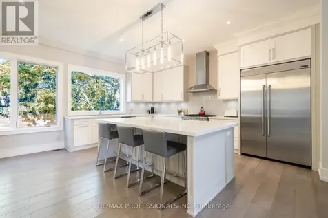 18 Florence Drive Oakville (co Central) ON L6K 1V6