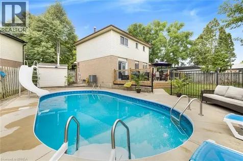 37 Rose Court Paris ON N3L 3T9